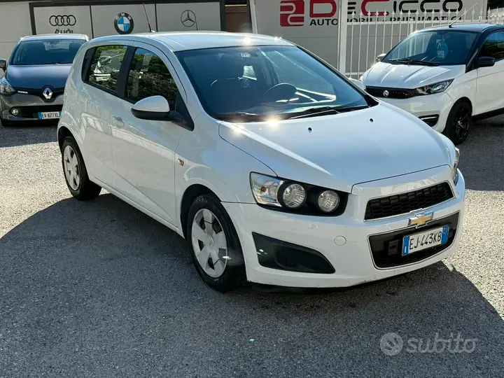 Chevrolet Aveo 2011 photo 4
