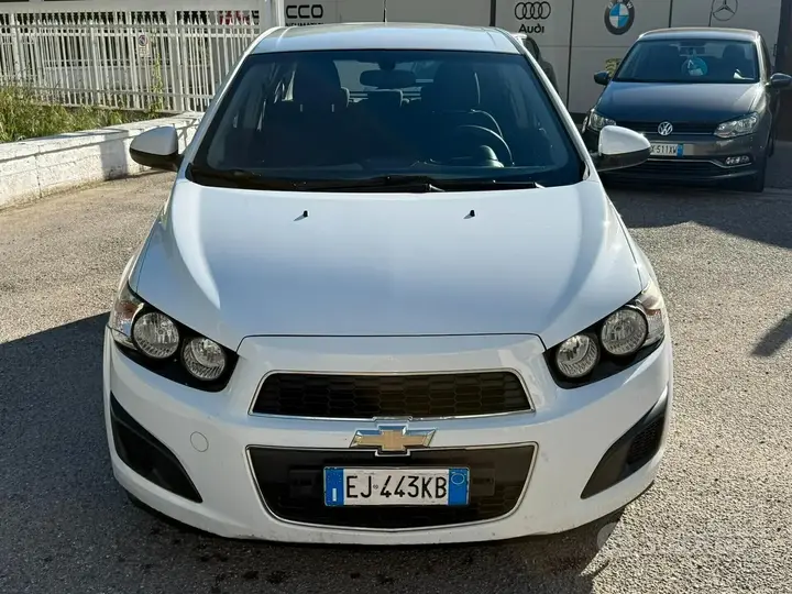 Chevrolet Aveo 2011 photo 3