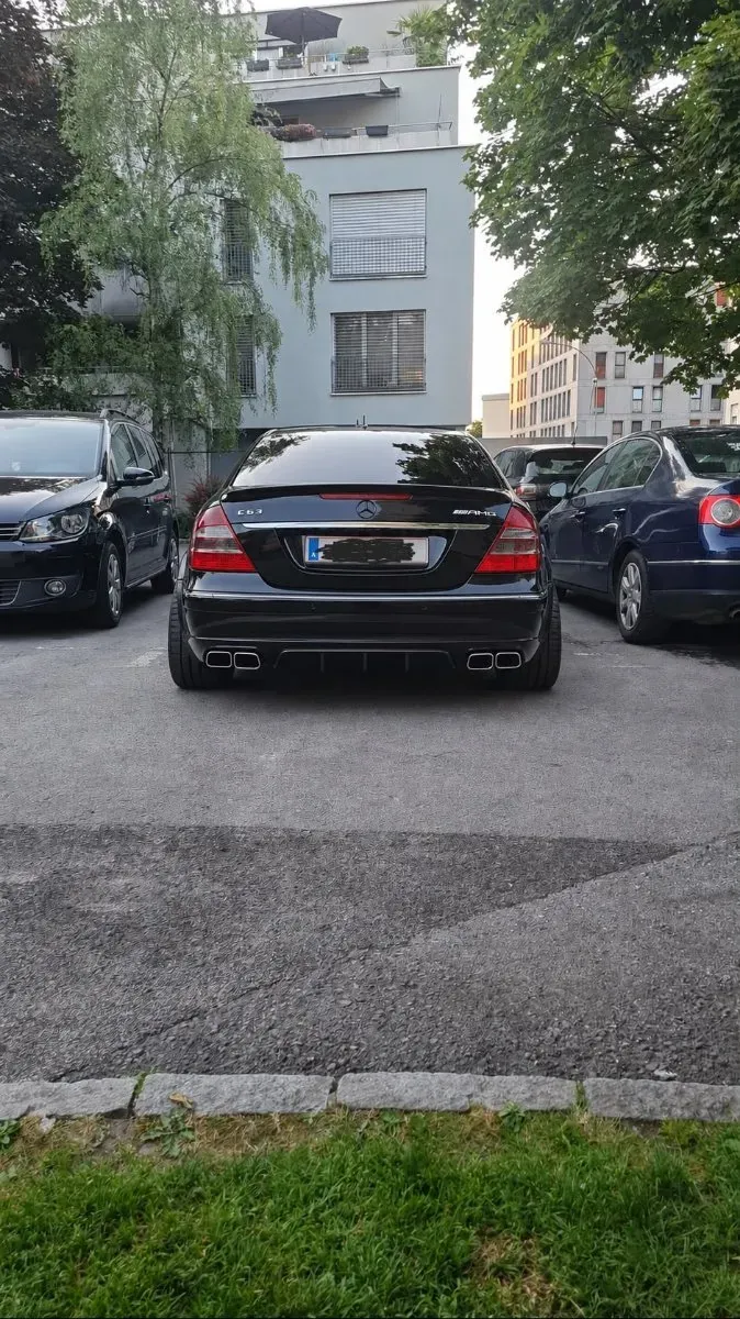 Mercedes-Benz E-Class 2006 photo 2