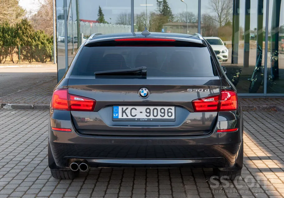 BMW 530 2011 photo 4
