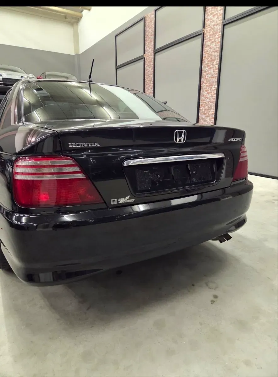 Honda Accord 2000 photo 3