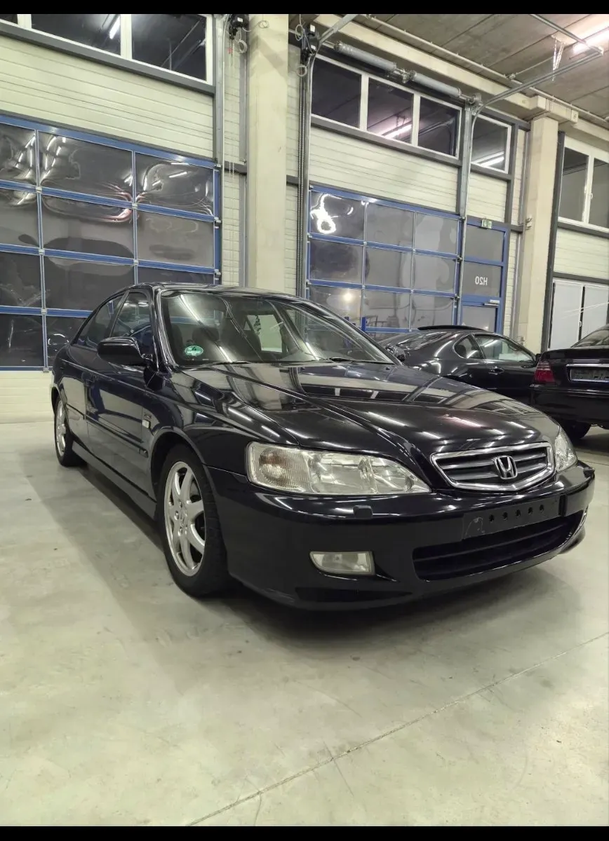 Honda Accord 2000 photo 2