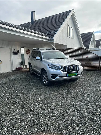 Toyota Land Cruiser 2018 photo 3