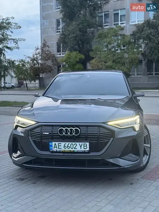 Audi E-Tron 2021 photo 3