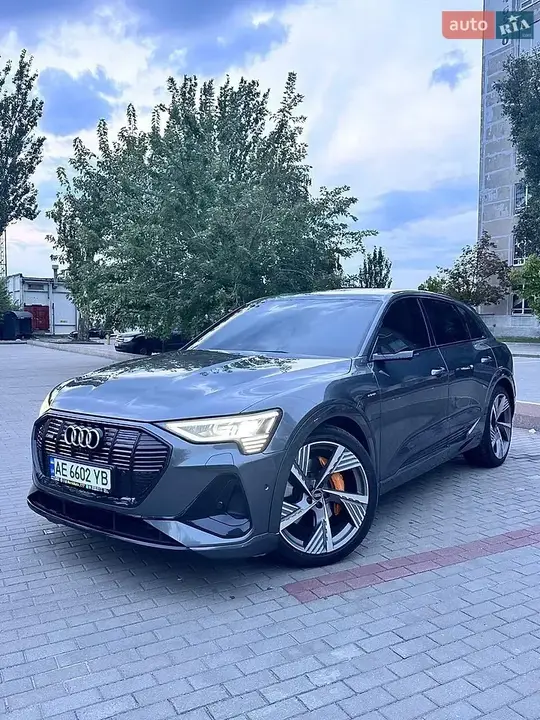 Audi E-Tron