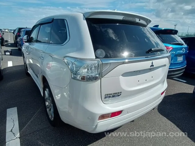 Mitsubishi Outlander 2013 photo 3