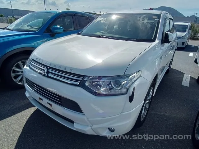 Mitsubishi Outlander 2013 photo 2