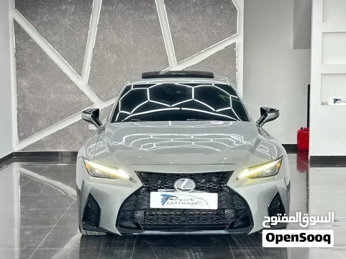 Lexus Is 350 2022 photo 2