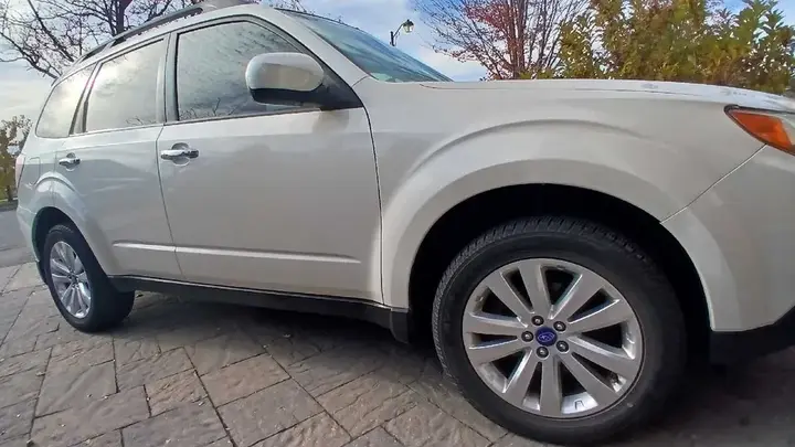 Subaru Forester 2011 photo 2