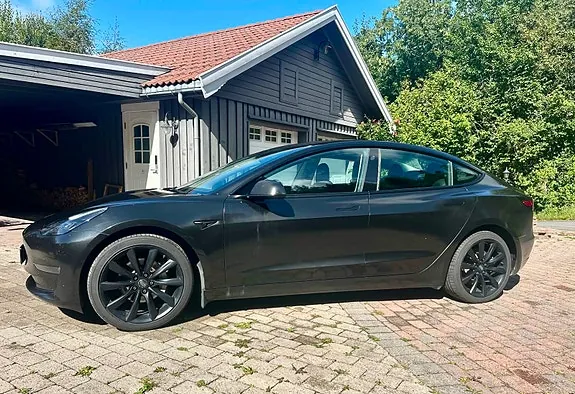 Tesla Model 3 2022 photo 4