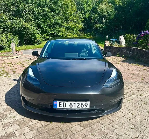 Tesla Model 3 2022 photo 2