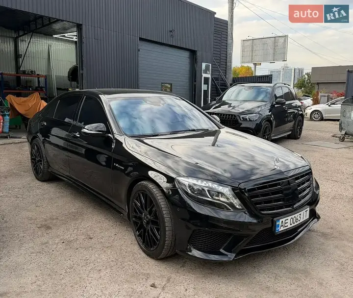 Mercedes-Benz S-Class