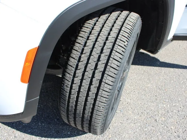 Jeep Grand Cherokee L 2025 photo 2