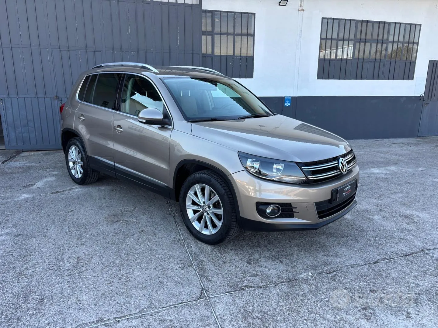 Volkswagen Tiguan 2012 photo 2