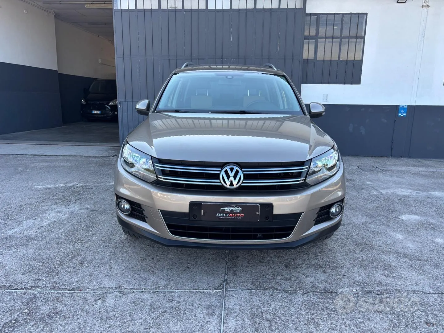 Volkswagen Tiguan 2012 photo 3