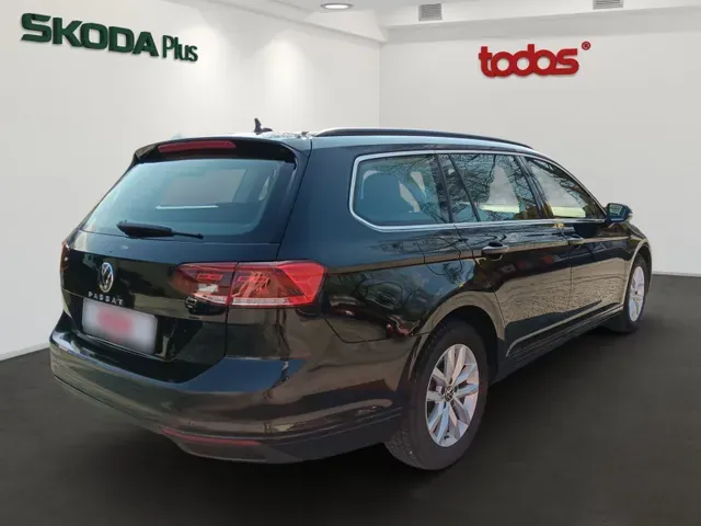 Volkswagen Passat Variant 2023 photo 4