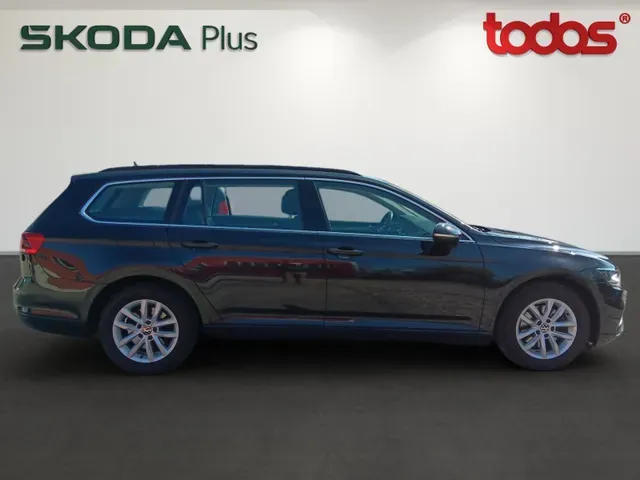 Volkswagen Passat Variant 2023 photo 3