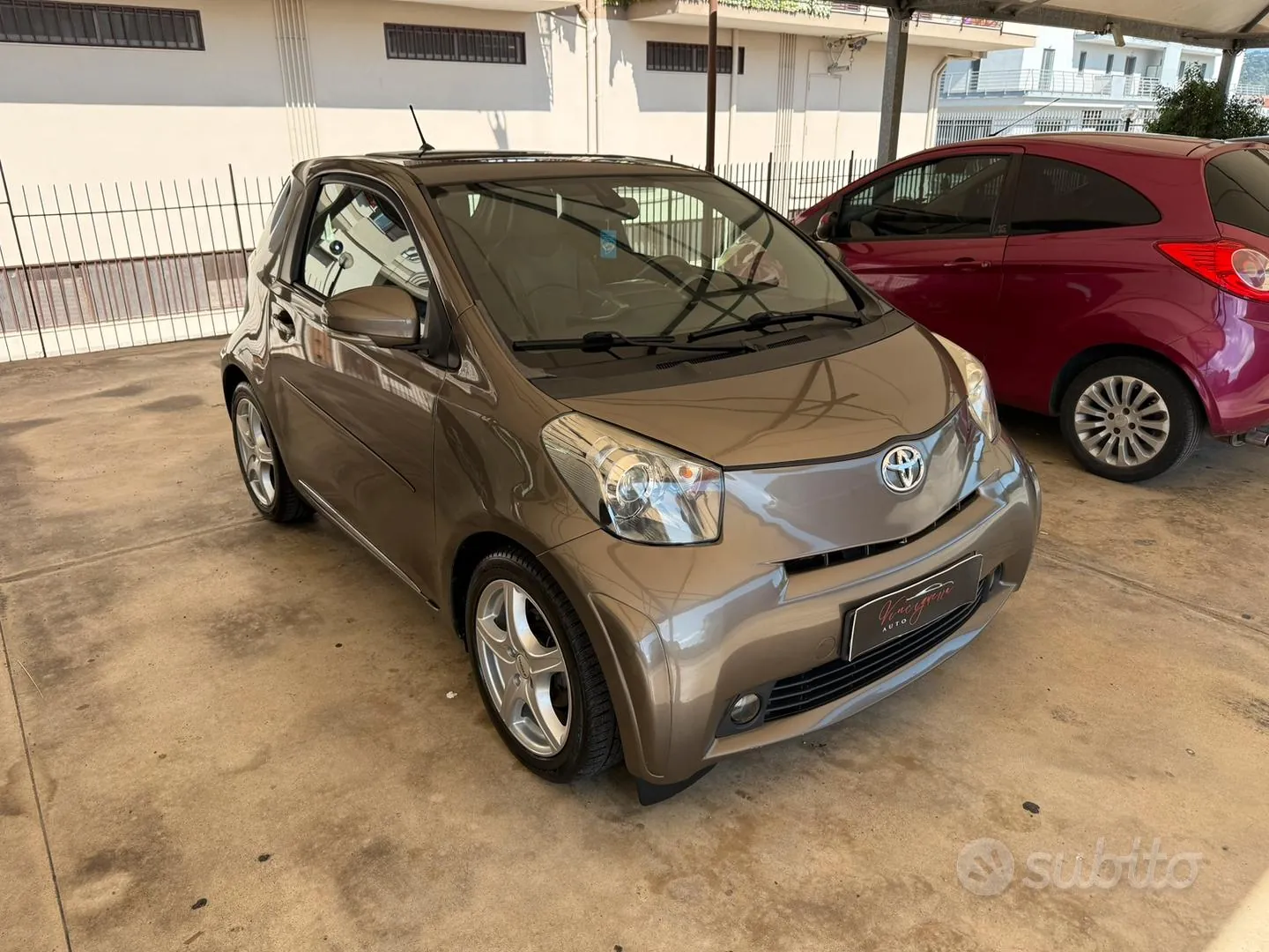 Toyota Iq 2013 photo 2