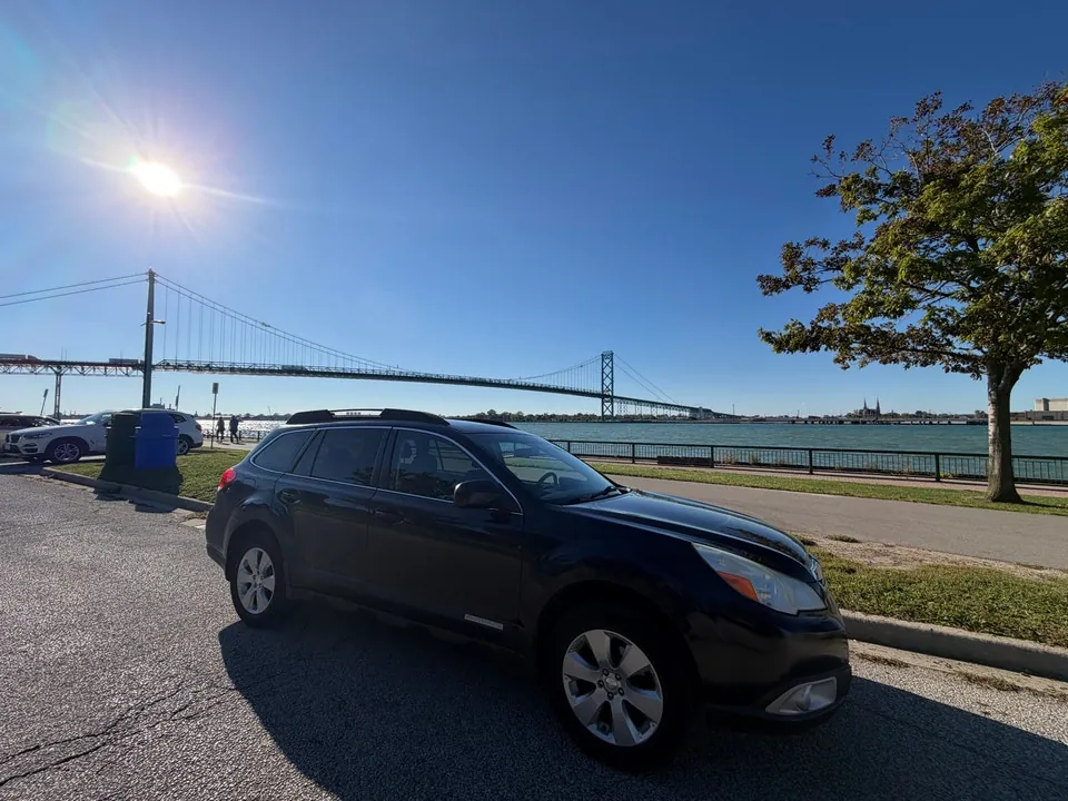 Subaru Outback 2012 photo 3