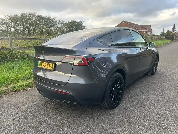 Tesla Model Y 2022 photo 3