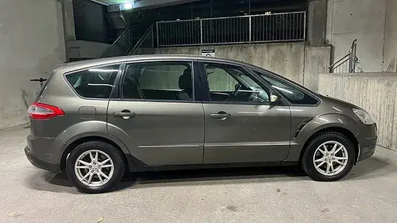 Ford S-Max 2011 photo 4