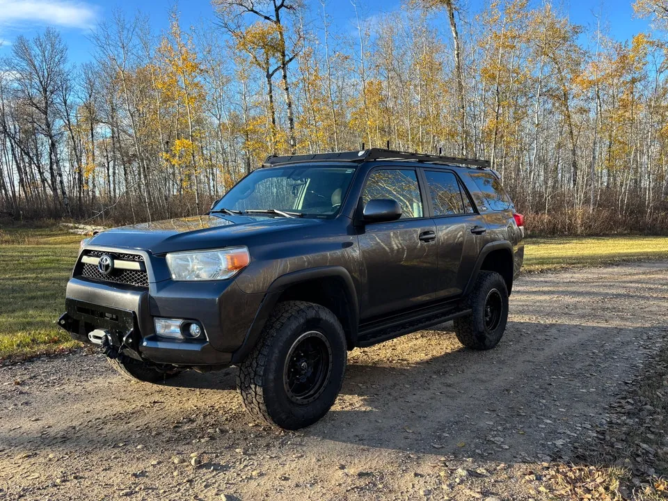 Toyota 4Runner 2012 photo 3