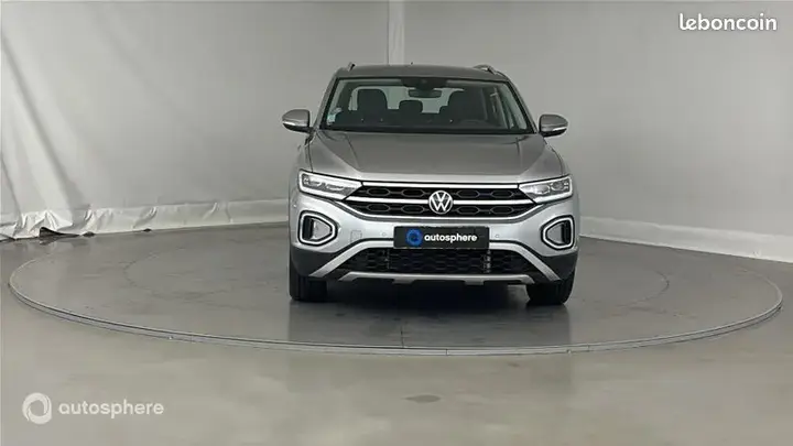 Volkswagen T-Roc 2023 photo 2