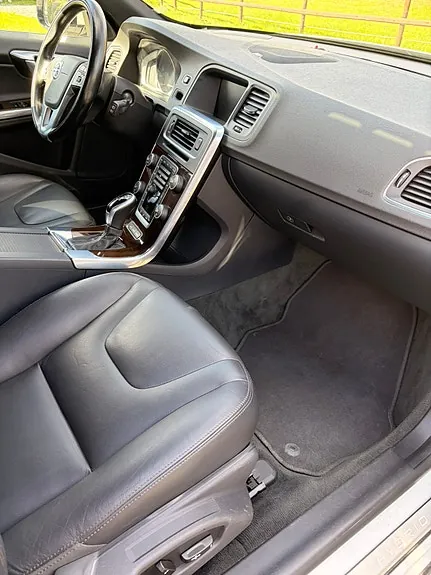 Volvo V60 2014 photo 2