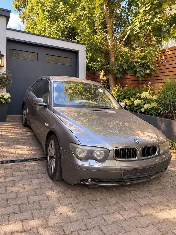 BMW 745I