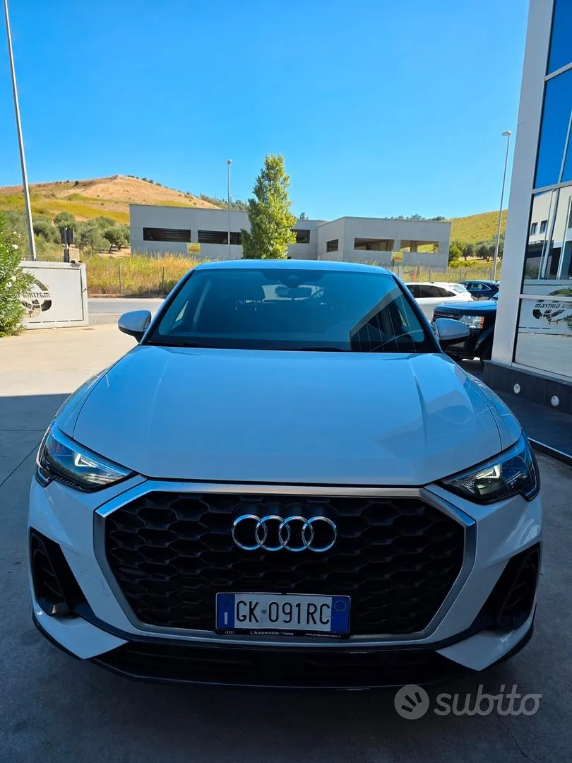 Audi Q3 2022 photo 2