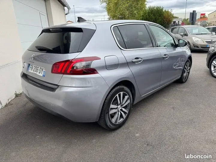 Peugeot 308 2020 photo 3