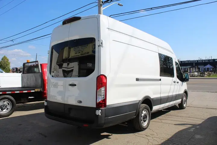 Ford Transit 2022 photo 2