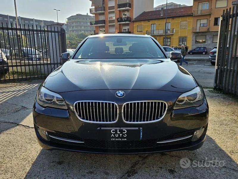 BMW 5 Series 2011 photo 2