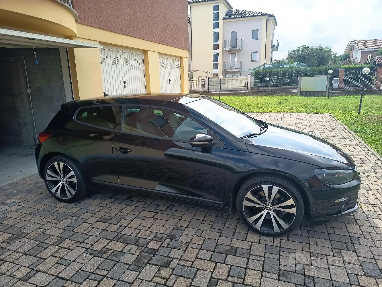 Volkswagen Scirocco 2011 photo 3