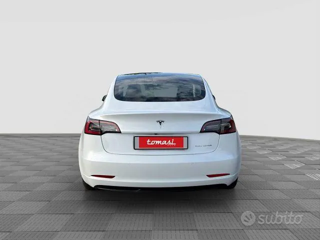 Tesla Model 3 2022 photo 4