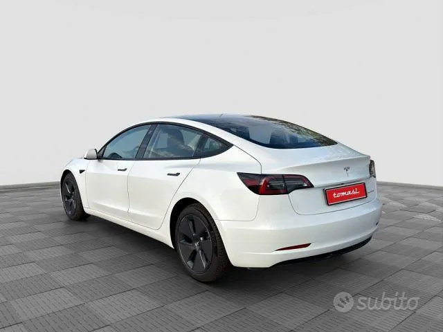 Tesla Model 3 2022 photo 3