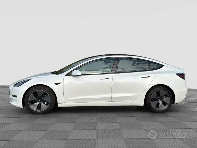 Tesla Model 3 2022 photo 2