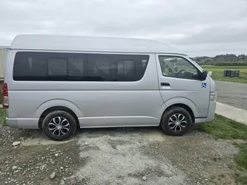 Toyota Hiace 2014 photo 2