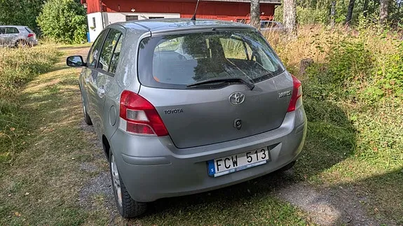 Toyota Yaris 2010 photo 4