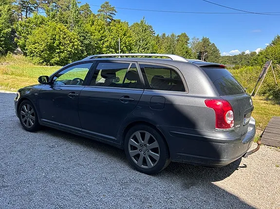 Toyota Avensis 2007 photo 2