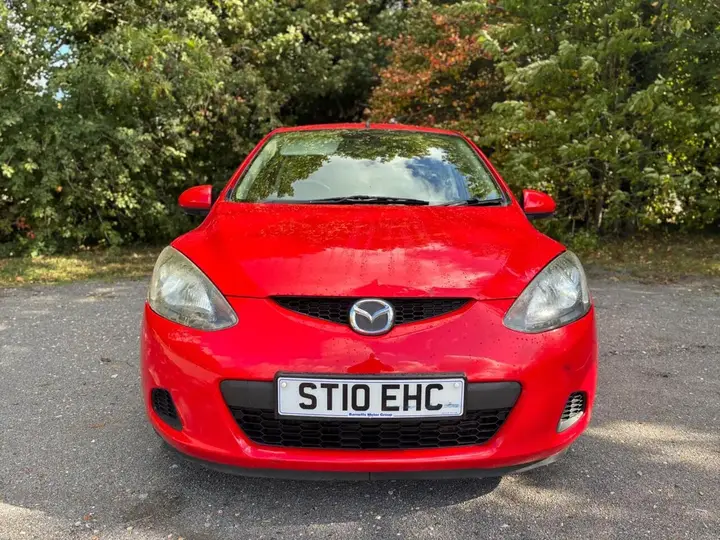 Mazda Mazda2 2010 photo 2