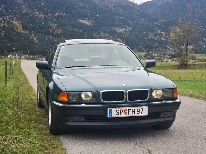 BMW 7 Series 1995 photo 2