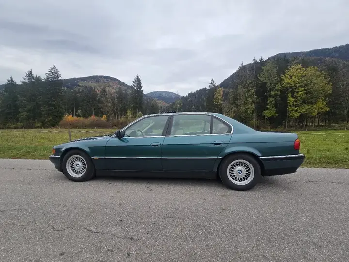 BMW 7 Series 1995 photo 3