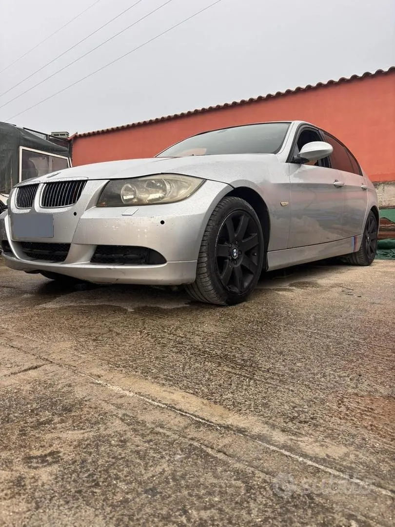 BMW 320D 2006 photo 2