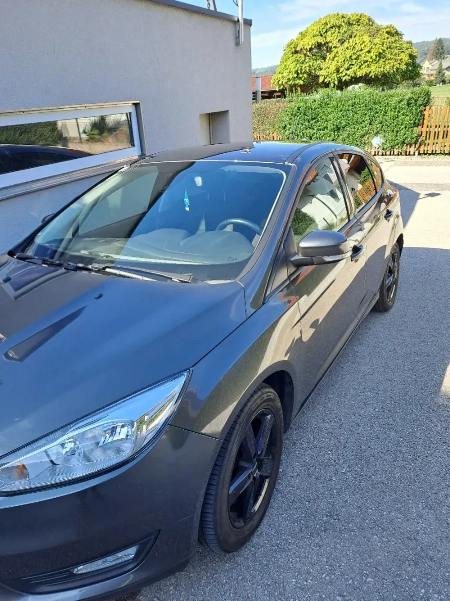 Ford Focus 2018 photo 2