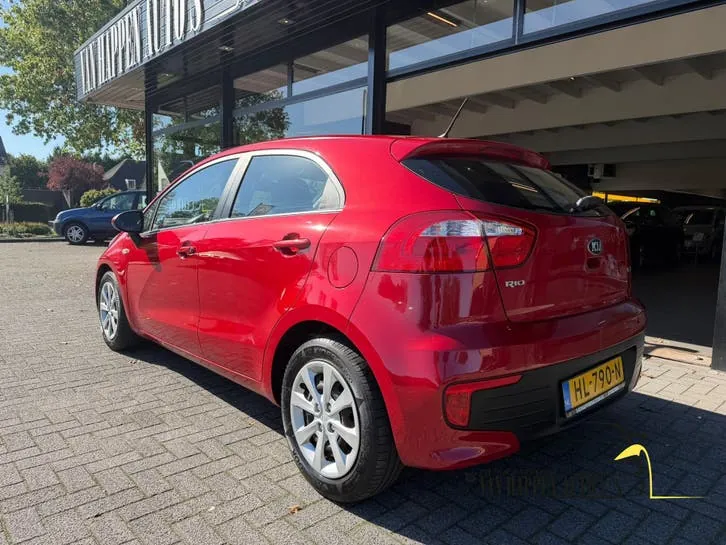 Kia Rio 2015 photo 3