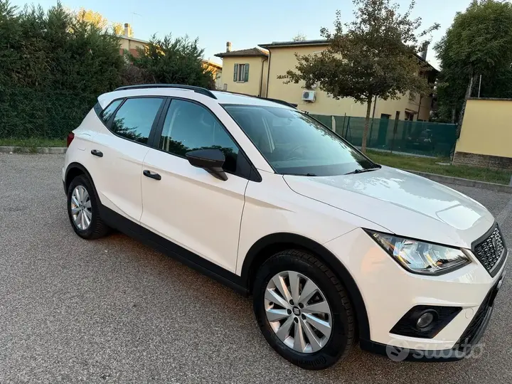 Seat Arona 2019 photo 2