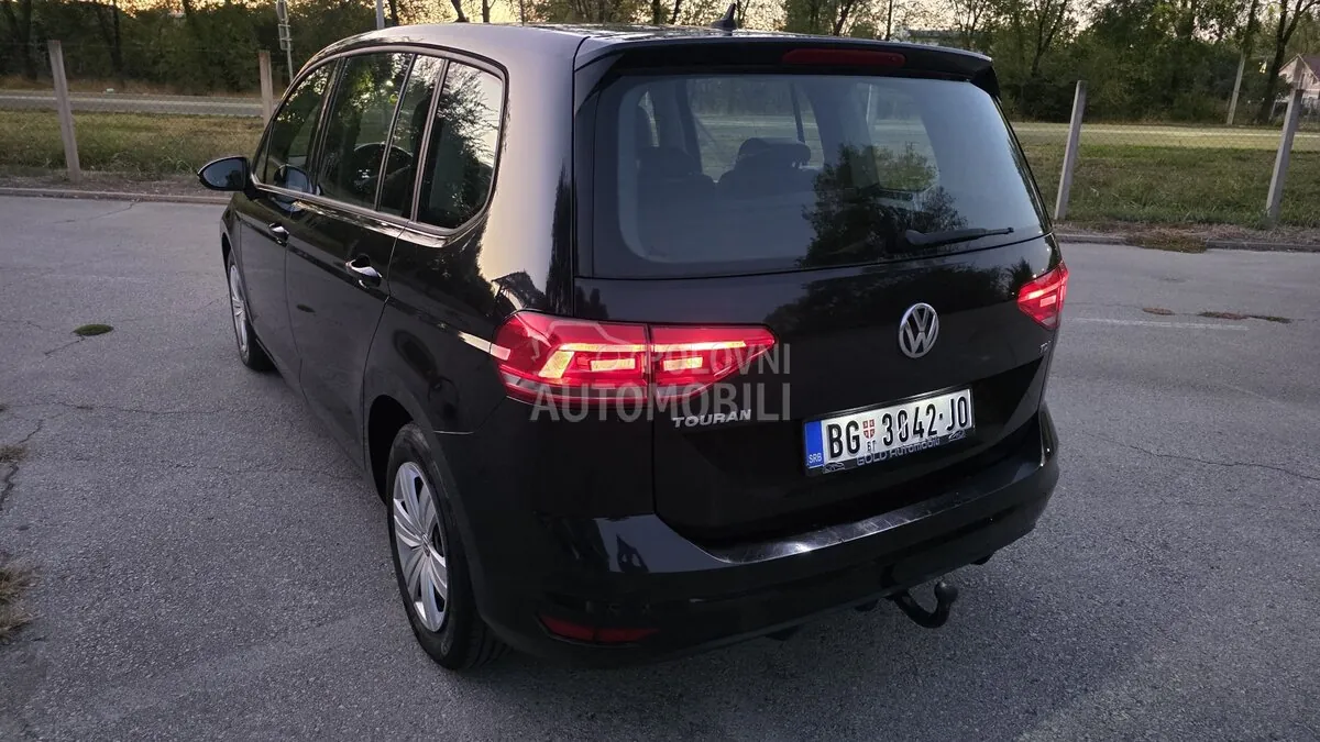 Volkswagen Touran 2017 photo 3