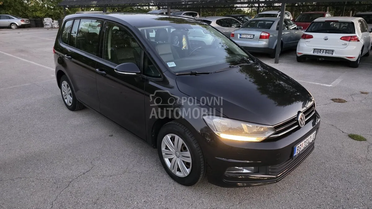 Volkswagen Touran 2017 photo 2