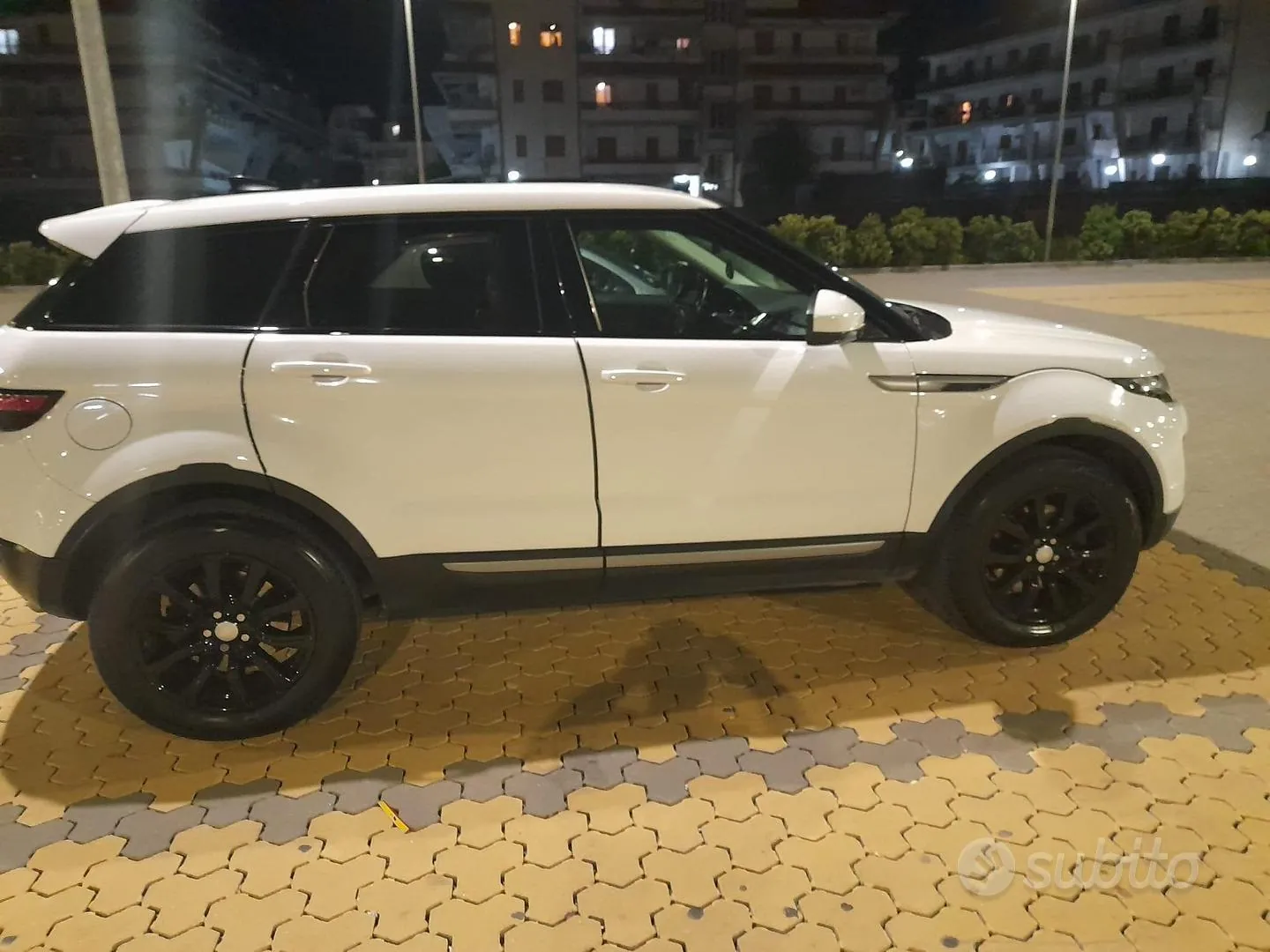 Land Rover Range Rover Evoque 2018 photo 3